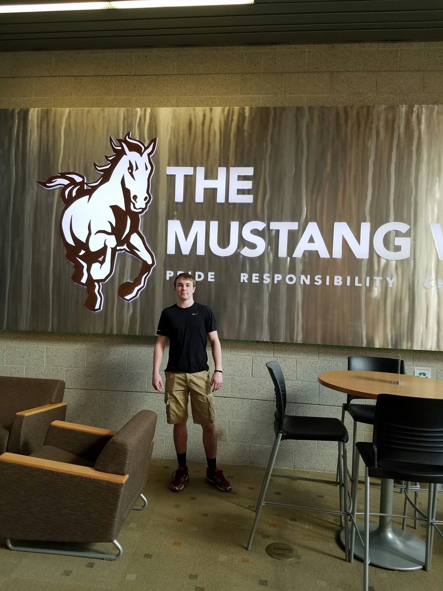 BrawlLamer's tweet photo. Proud to announce that I will be continuing my wrestling at @CalPolyWrestle next year! #TheMustangWay https://t.co/0aX4Cad9ie