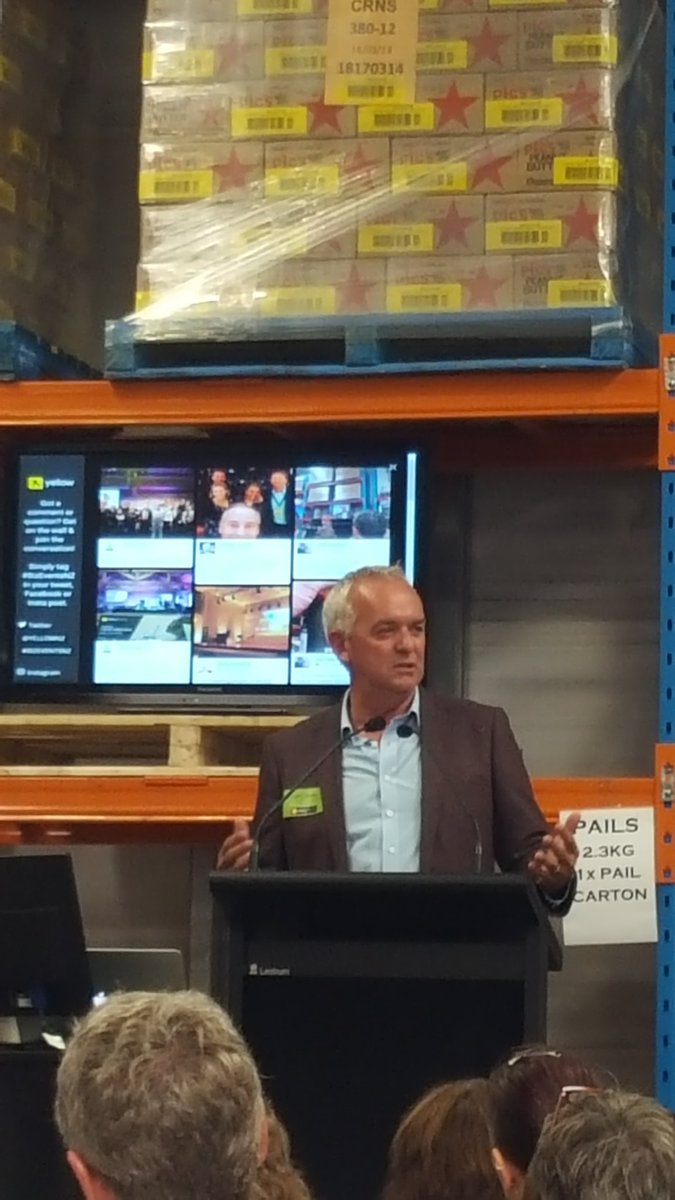 NickyDowling1's tweet photo. Great evening @Pics_PB listening to Grant Kerr from the Chamber #bizevents https://t.co/7BiHpRO5gH