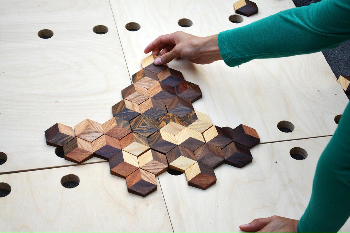 TheGrid_Game's tweet photo. The last 24 hours to get The Grid Game on Kickstarter! Don't  miss this last chance! ➡️ https://t.co/ChIA30pYJj  #boardgames #Kickstarter https://t.co/dMZMwtaBm0