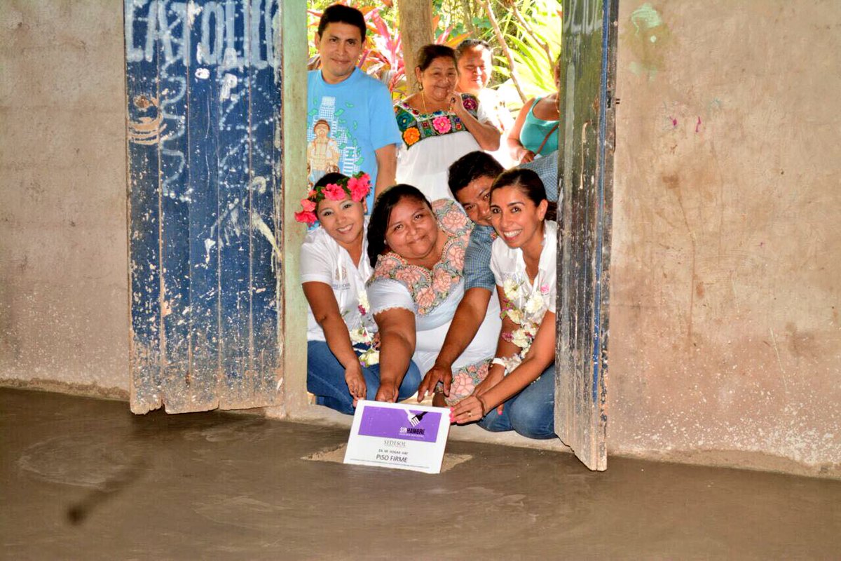 Les comparto estás imágenes de mi recorrido en la alcaldía de #Señor, en supervisión de pisos con <a href="/MarybelVillegas/">Marybel Villegas Canché</a> delegada de <a href="/SEDESOL_mx/">Sedesol México</a>.