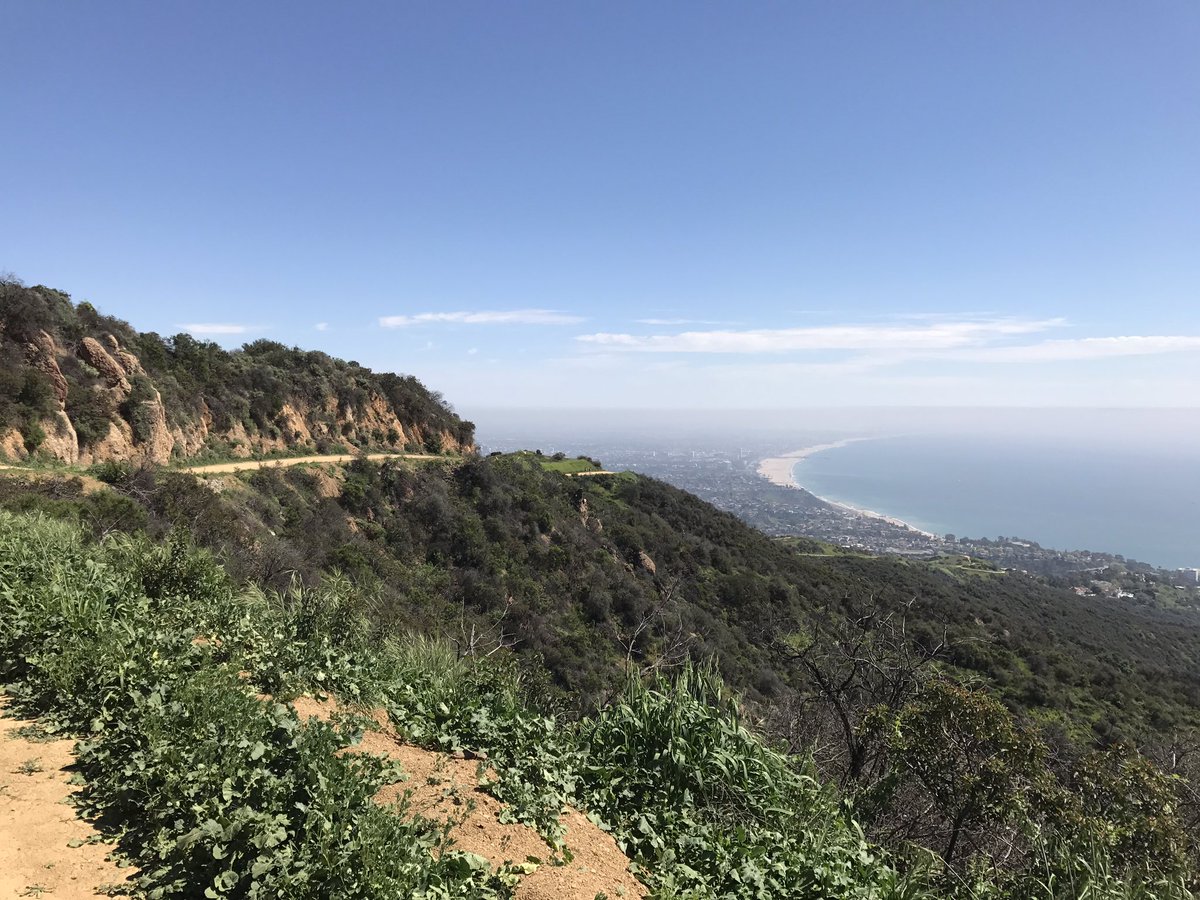 JevenDovey's tweet photo. One of the best hikes in Los Angeles https://t.co/eMqlSiJyZZ