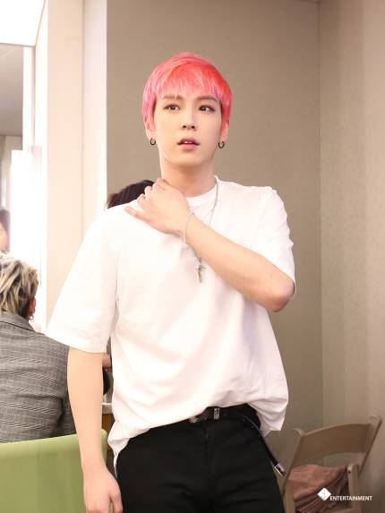 RICEjuseyo's tweet photo. [NAVER STARCAST] #BAP6THSINGLE Comeback - @BAP_Himchan #힘찬 🌹 https://t.co/9jKMC1oKkB