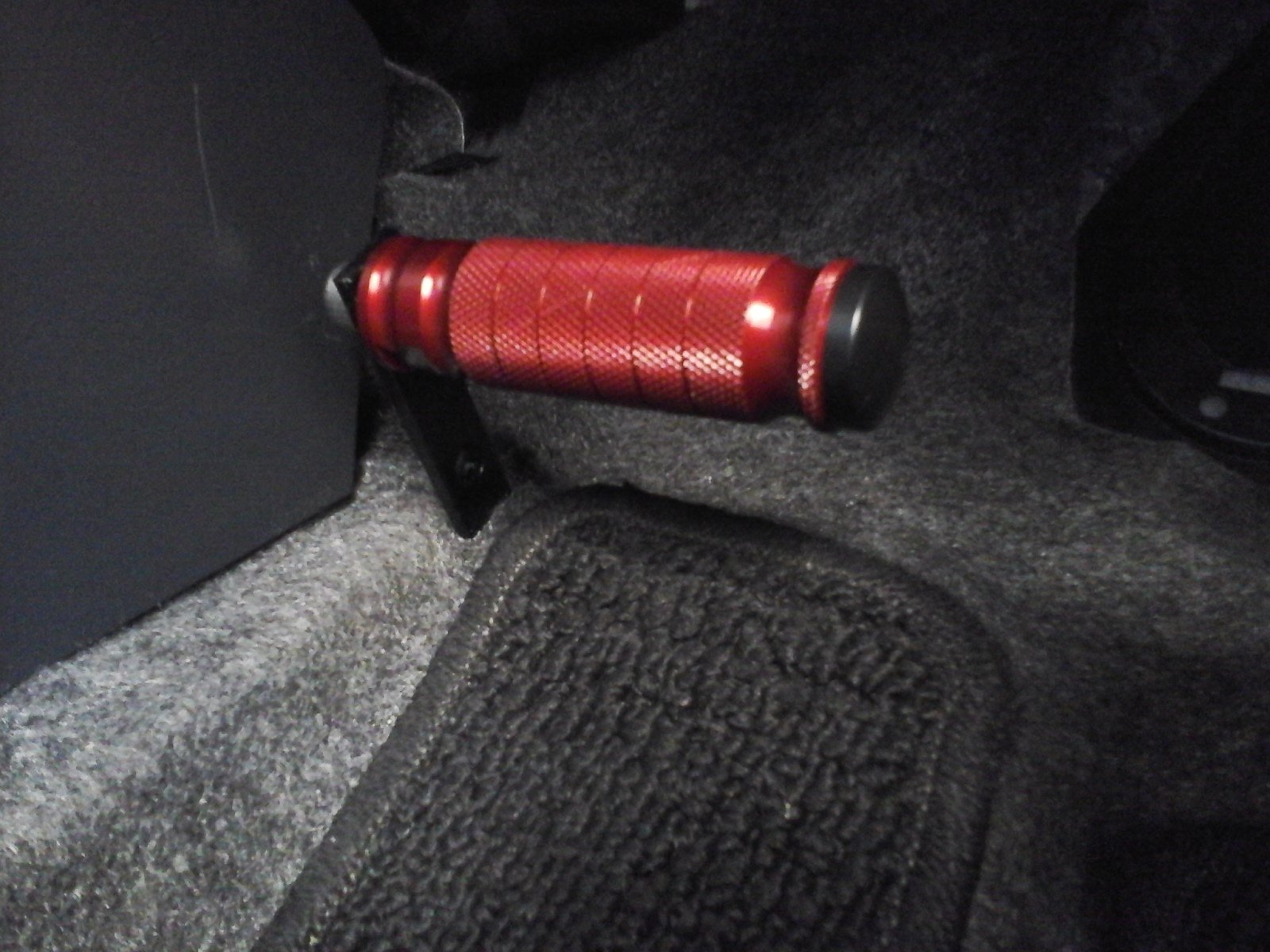 ハスラー5 ハスラーのフットレストバーを自作 某パーツメーカー商品を参考に汎用バイクステップを利用して 製作費22円也