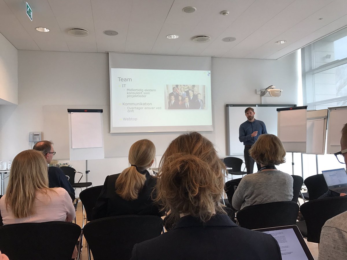 webtopdk's tweet photo. Hvis du er kommunikationsmedarbejder, så se West Wing, det er ret genkendeligt siger @hermansenmartin #wizkonf2017 https://t.co/PQafS33Cdj