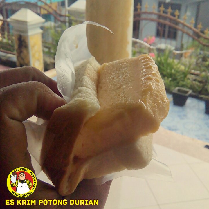 This is one delicious slice of life, es krim potong, homemade by mang oncel