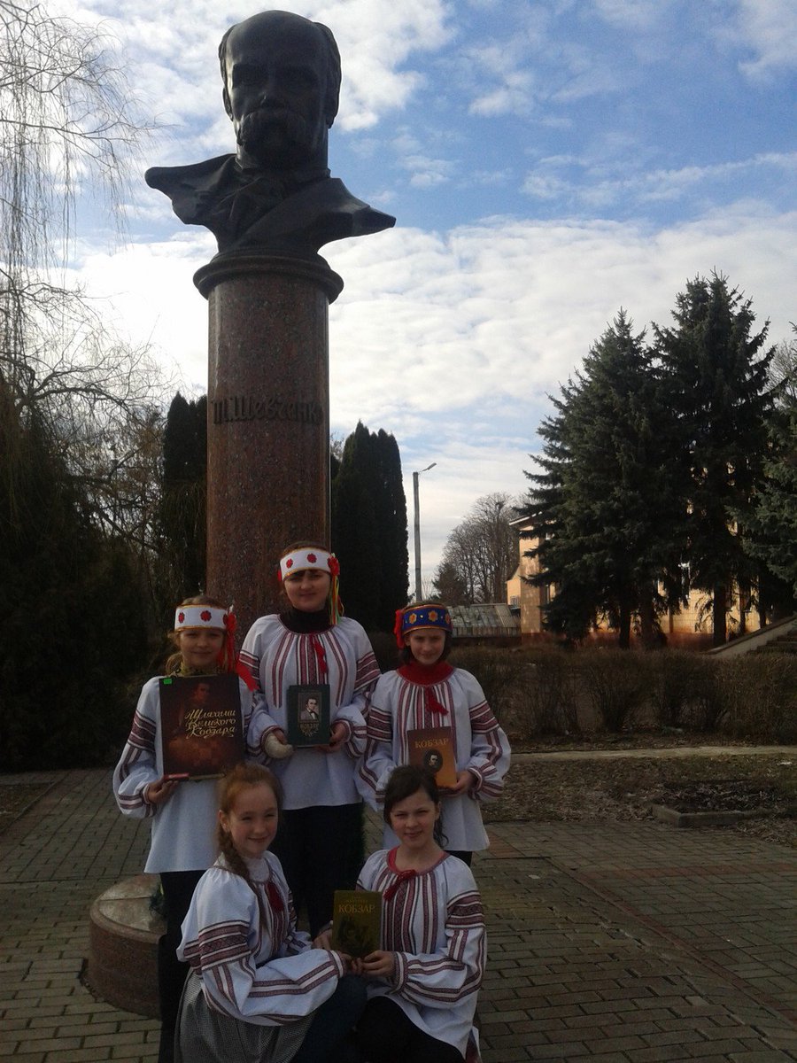 LibraryDem's tweet image. Демидівська ЦРБ долучилася до Міжнародного флешмобу #GlobalShevchenko