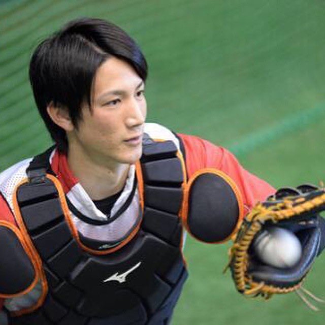 ぼつ ラッキーボーイ 巨人 小林誠司捕手ですね 確かに横顔イケメンです 坊主になってしまいましたが イケメンは イケメン ぼつ ラッキーボーイ 巨人 小林誠司捕手ですね 確かに横顔イケメンです 坊主になってしまいましたが イケメンは イケメン