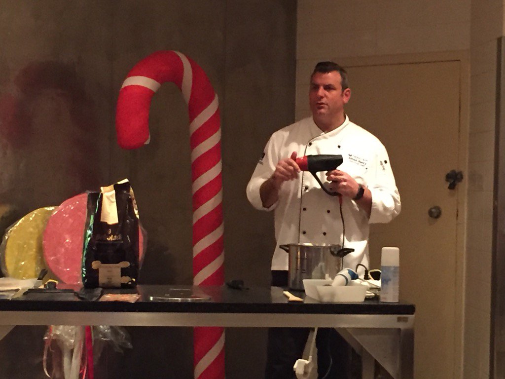 priya_naidoo01's tweet photo. Chef Alfred Henry at SSCape Sun @tsogosun #tsogoeaster  teaching the skill of tempering choc. Feeling so happy https://t.co/jERGIMIfgg