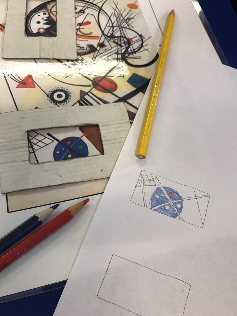 UckColl_Tech's tweet photo. Year 9 designing abstract jewellery #uctclearn #dandt https://t.co/XSNtnz6q7k