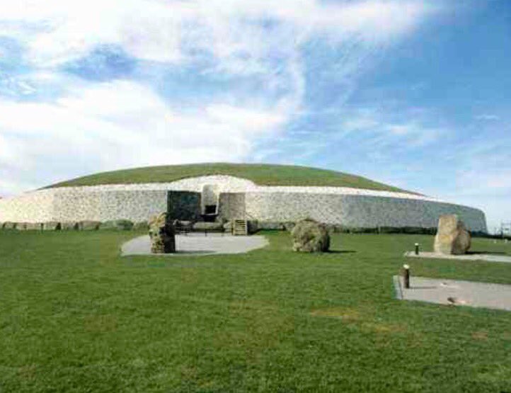 Is inniu lá maith chun dul go dtí Newgrange #LNMS17 worldheritageireland.ie/bru-na-boinne/…