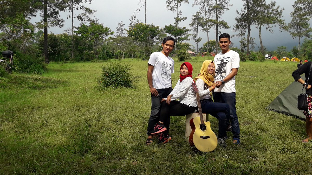 ghanz_sadewa's tweet photo. Suasana Lokasi Pemotretan....
Hahahaaaaa
Seru.... suasana sangat indah https://t.co/2p7IDWnLm7