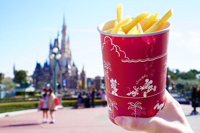 東京ディズニーリゾートpr 公式 この時期だけ なんと いつものポテトが3倍になって新たに登場 フレンチフライポテト エクストララージサイズ はお友だちとシェアするのにピッタリ T Co S7y6ey9d64 T Co Mrod13iscq Twitter