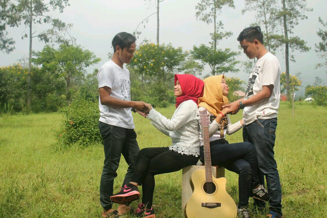 ghanz_sadewa's tweet photo. Suasana Lokasi Pemotretan....
Hahahaaaaa
Seru.... suasana sangat indah https://t.co/2p7IDWnLm7