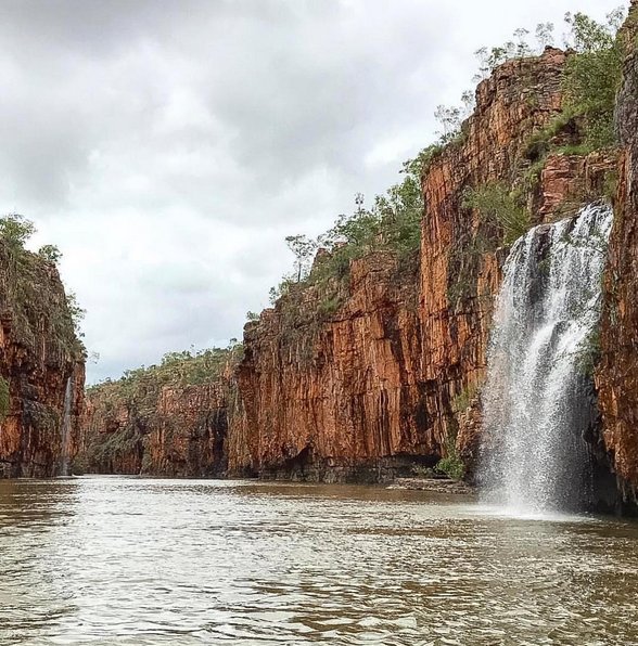 ntholidayguide's tweet photo. After heavy rain, parts of the NT transform! Katherine Gorge is no exception!
#ntholidayguide #ntholiday #katherine
📸: @nitmiluk (Insta) https://t.co/AejuVfTjrT