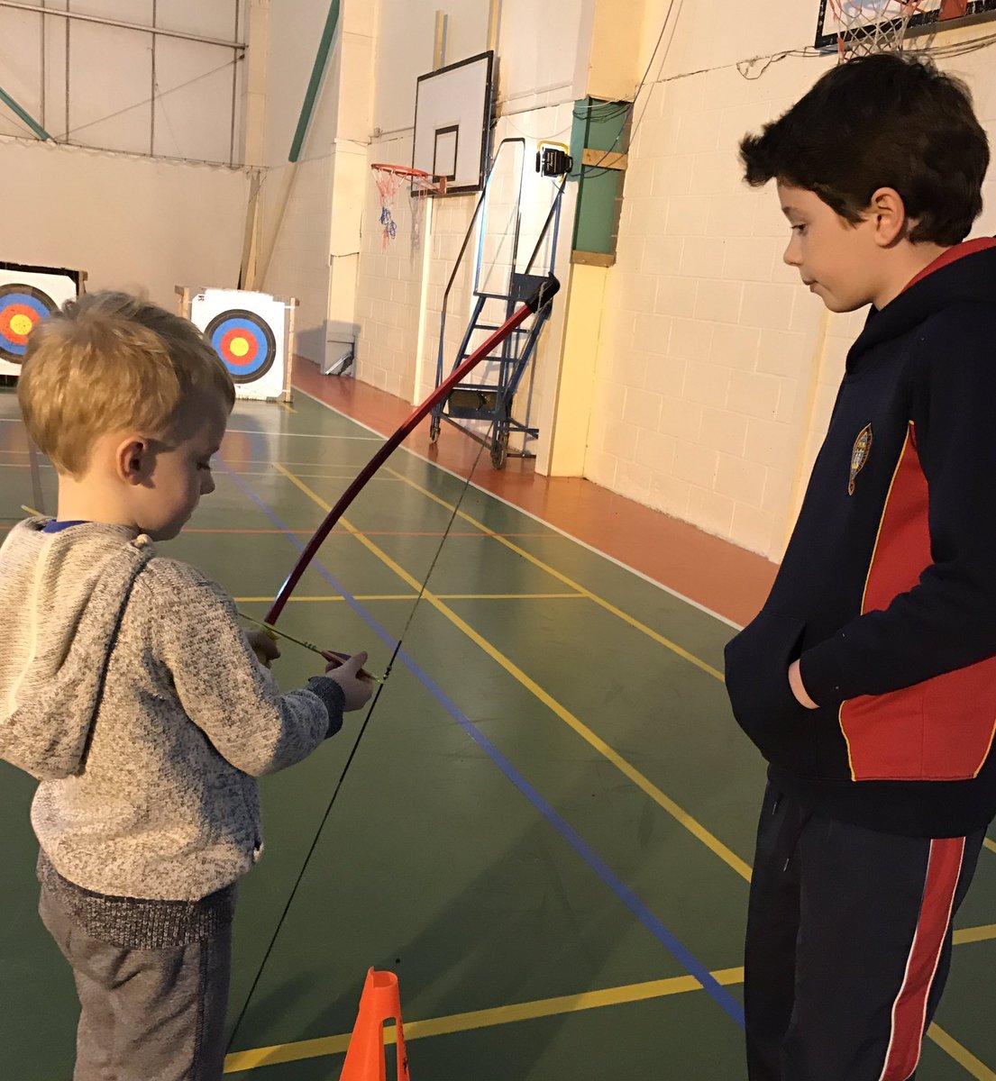 Juniors passing on their knowledge to juniors. #respect #understanding #goslings #archery