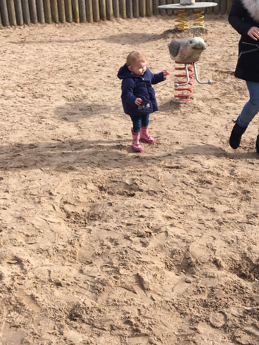 ClubBabysitting's tweet photo. What lovely weather is has been!! ☀️ lots of time spent in the park 🌲 https://t.co/5uFOv2l63N