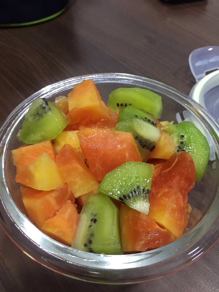 Power_Of_Hold's tweet photo. @apollomunichins #HealthyMarching Now i start a day with healthy bowl of fruits.! https://t.co/GN2PN20luu