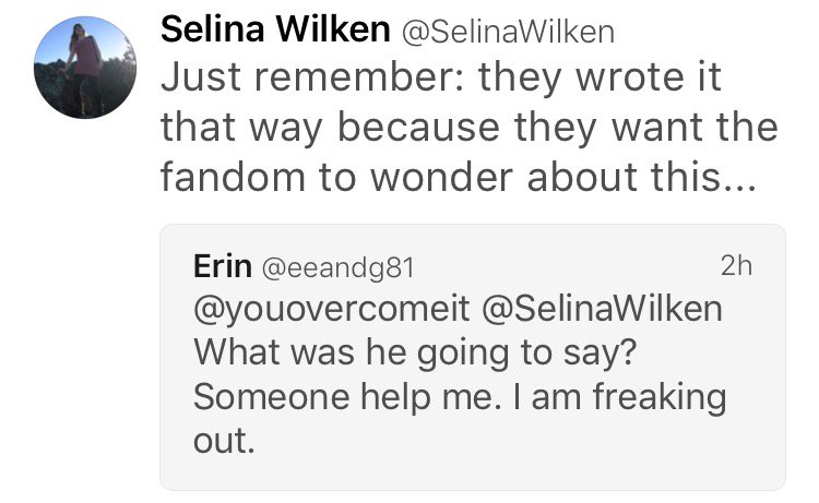 RiseRellamy's tweet photo. Selina interacting with #keychainlady and when did people start admitting to fan service as a good thing? Writing for the fandom? https://t.co/ZhSUtT3O8S