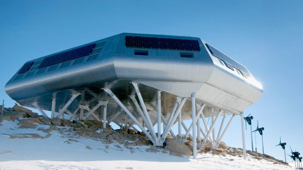 devilblacksmith's tweet image. How Antarctic bases went from wooden huts to sci-fi chic - BBC News

bbc.co.uk/news/magazine-…