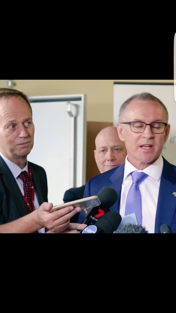 ClaireMurph's tweet photo. Everyone in #SouthAustralia summed up in one look from @mikesmithson7 @JayWeatherill #SAAllTheWay https://t.co/J3vBjgCSv4