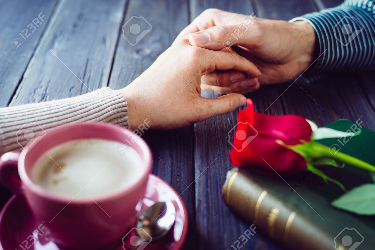 تعال وانا اختارلك عُذر وارضى ، واسامحك                        واحبك اكثر من اول 💭❤️'_..