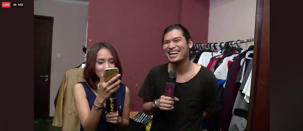 mdtvindonesia's tweet photo. Yoott... @DiDevirzha lagi jawab semua pertanyaan kamu nih commenters π #TheComment1000 https://t.co/GrWP0vK2bq