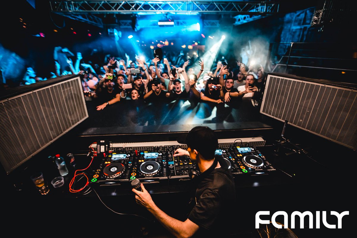 Take a peek at a standard Saturday night upstairs at Family 🔊✨✌️