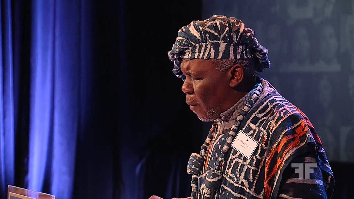 mbeatowe's tweet photo. 16Mars2014:#LapiroDeMbanga dcd à 54ans en exil forcé aux USA.#NdingaMan a popularisé l'usage du #pidginkmer comme langue musicale subversive https://t.co/GTgjSqDzDB