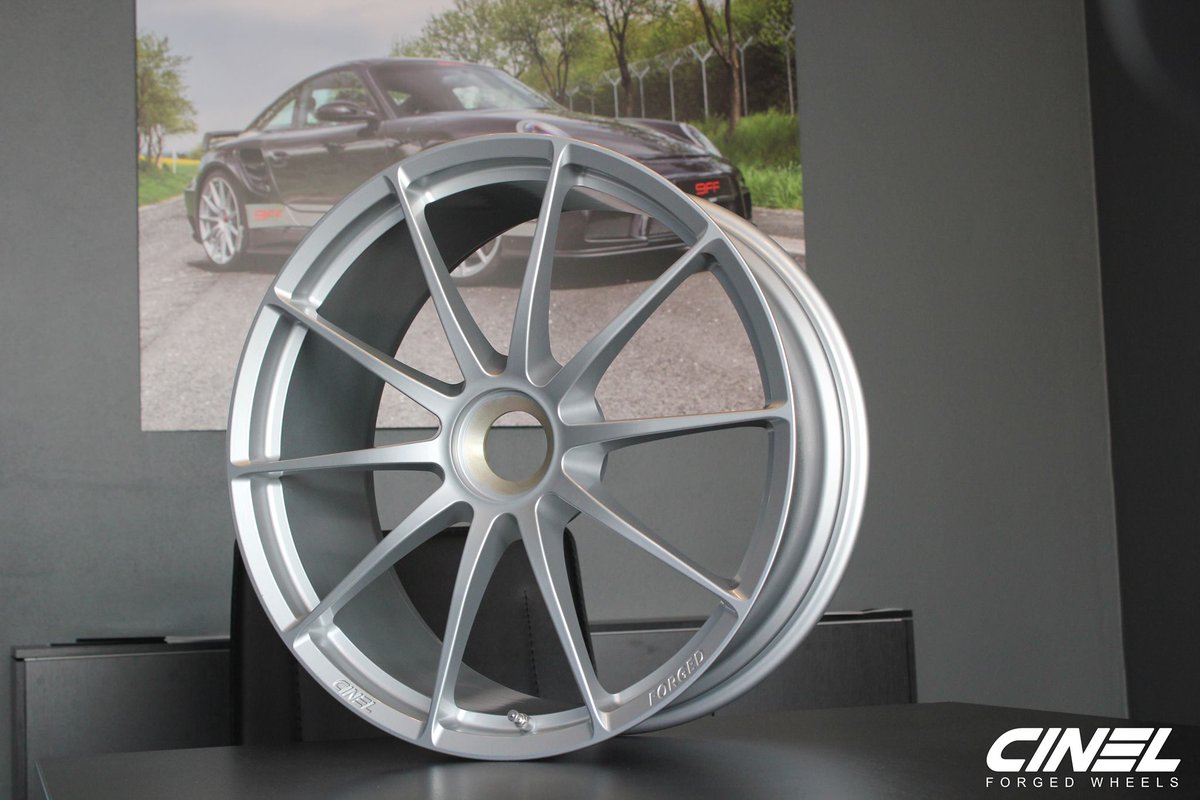 CinelForged's tweet photo. @Cinel  #CF201 only center lock for #PorscheGT3 #PorscheGT3RS #Porcsheturbo #forgedwheels #rims #felgen #race #track #exoticar #cars #evo https://t.co/6QCQn4PzXC