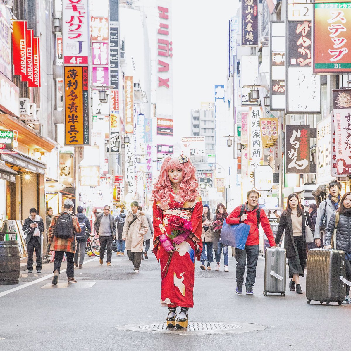 蕾写真館 代官山 Auf Twitter 歳のお誕生日は歌舞伎町で 鶴のアンティーク着物にピンクのツインテールがお似合いの可愛い女王さまです 足元は愛用のヴィヴィアン ロッキンホースバレリーナ 蕾写真館 アンティーク着物 誕生日撮影 写真好きな人と繋がりたい