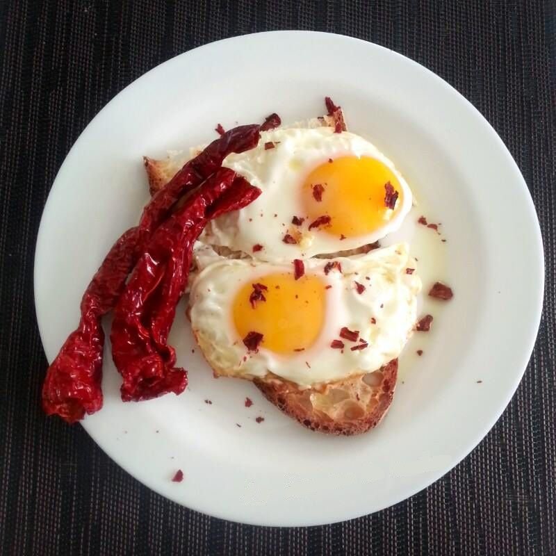 AncientFlavors's tweet photo. FRIED EGGS WITH CRUSKI PEPPERS! Quality and genuineness in a more particular way. #f4f… https://t.co/LTWnSx7Ywr https://t.co/36Bb062LN4