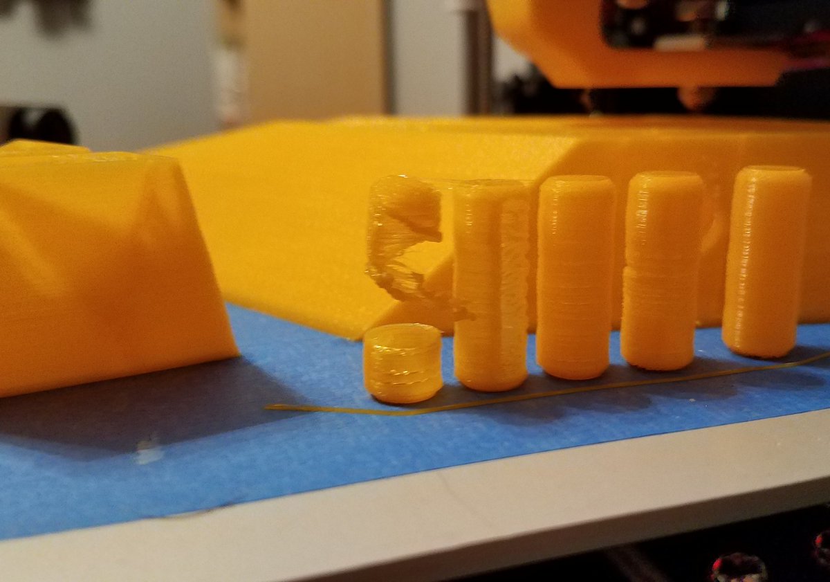 ShadowfallWorks's tweet photo. We got a #3Dprinter and it has a "mid air" print mode! Wut?! https://t.co/Cd74xyRTpo