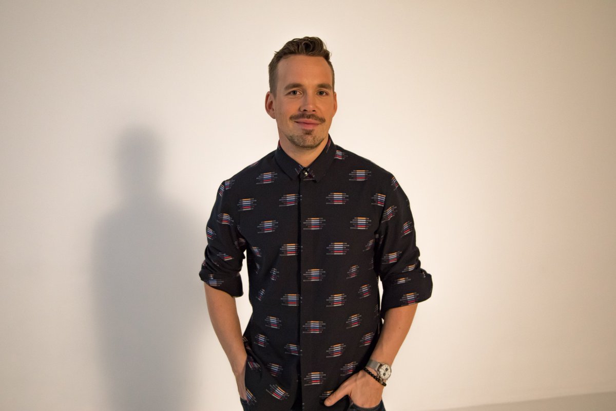 #SuomIAreena:lle Teemu Muurimäen suunnittelema mallisto!! Mallisto myytävänä SuomiAreenalla pop up storessa. mtv.fi/lifestyle/tyyl…