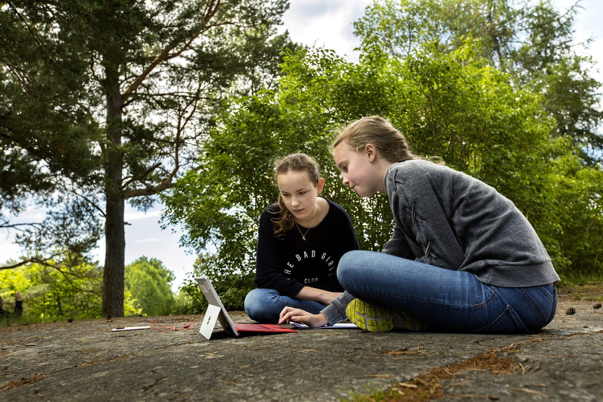 HelloWorld_se's tweet photo. Sommarläger digitalt skapande 8-18 år. Avgifter så alla har råd. Stipendier! Häften tjejer! https://t.co/ZOdocBBgyw  https://t.co/r1726oT98H https://t.co/Sdul7CGsva