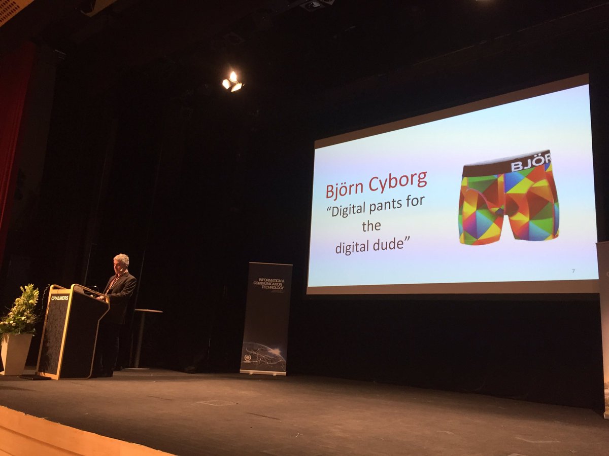 ChalmersICT's tweet photo. Dave Sands opens the day with a fun experiment at #digichalmers https://t.co/0J6Wx9VmBP
