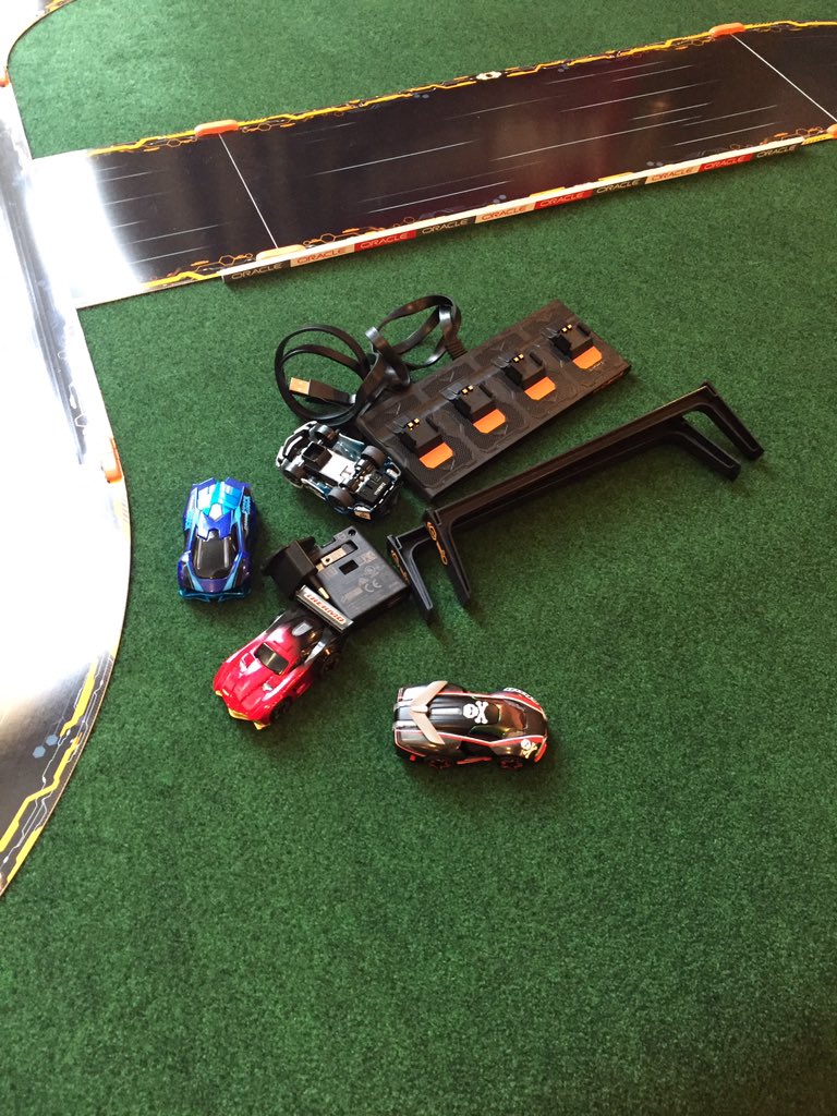 OraclePartnerDE's tweet photo. Getting ready for our #ankicar #IoT #demo at #Deloitte #AIMBootcamp2017 #AIMBootcamp17 #bigdata #analytics https://t.co/LbWhXS9Ulx