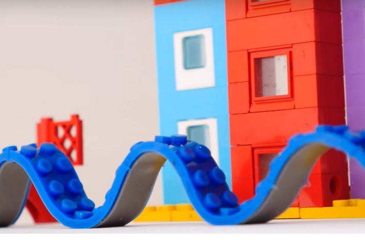 MumsGrapevine's tweet photo. Wow, your kids will never build #Lego the same way again #AirBricks #NimunoLoops https://t.co/CfUTJ6UaLn https://t.co/HgFraCvlfM
