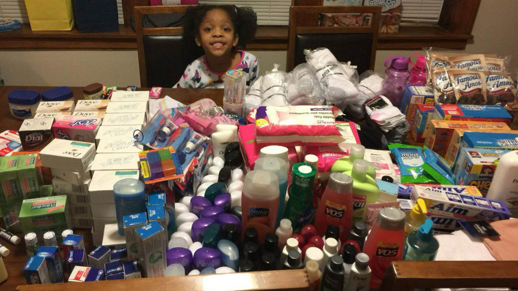 KTLA's tweet photo. Chicago Girl, 6, Gives Up Her Birthday Party to Feed the Homeless https://t.co/JLL3vjccru https://t.co/OlEoKrq7Hk