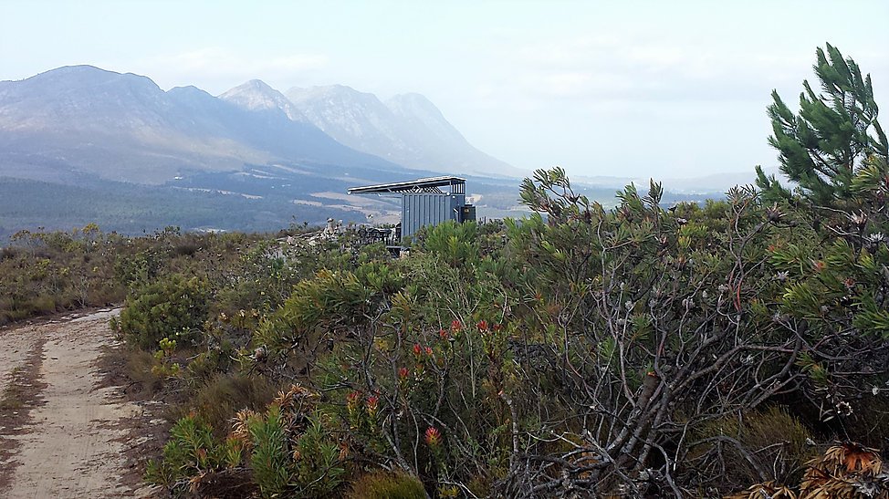 Berman_Kalil's tweet photo. #ContainerHome #SquareElephant just outside of #Hermanus https://t.co/hMMtxRpmuZ