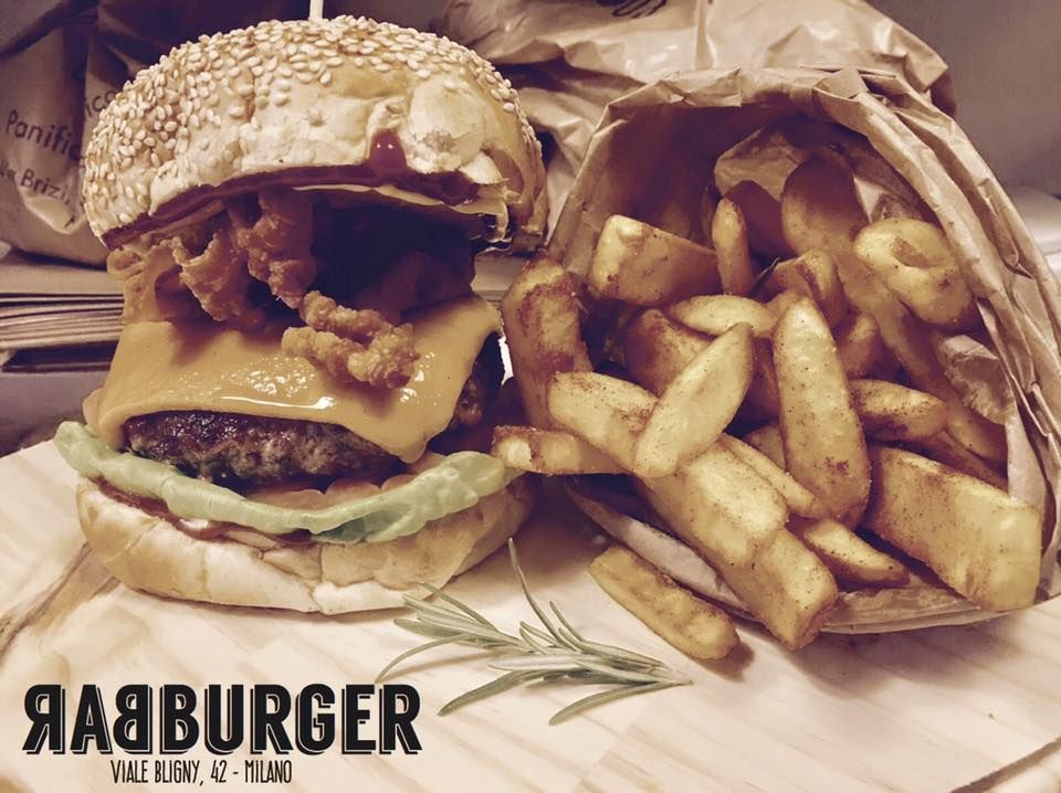 Praestoapp's tweet photo. Da oggi solo su #praesto #barburger vi offre uno sconto del 10%! https://t.co/dZGbsCds7C