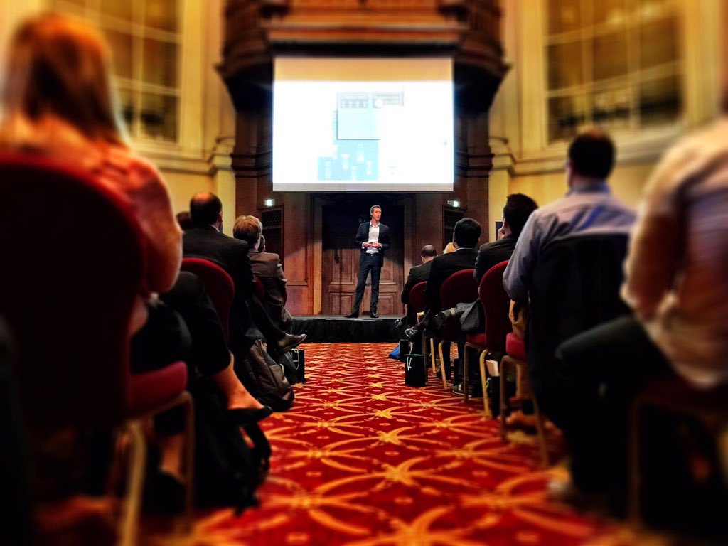OraclePartnerDE's tweet photo. JΓΆrg Schalekamp is kicking of the #Deloitte #AIMBootcamp2017 #AIMBootcamp17 #bigdata #analytics https://t.co/LqOaBj765G