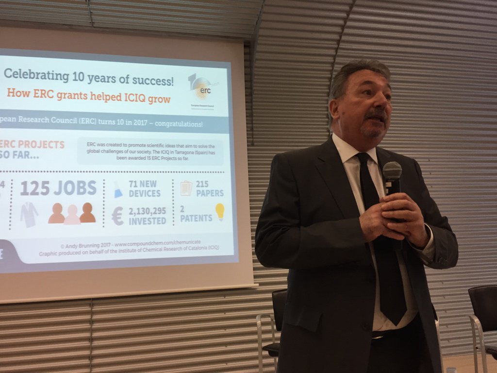 ICIQchem's tweet photo. .@MAPerBro, ICIQ Director, talks about the impact @ERC_Research had on our research ๐ฉ๐ปโ๐ฌ๐จ๐ปโ๐ฌ #ERCDayICIQ #erc10years #ercweek @_BIST https://t.co/UU9dL8uEww