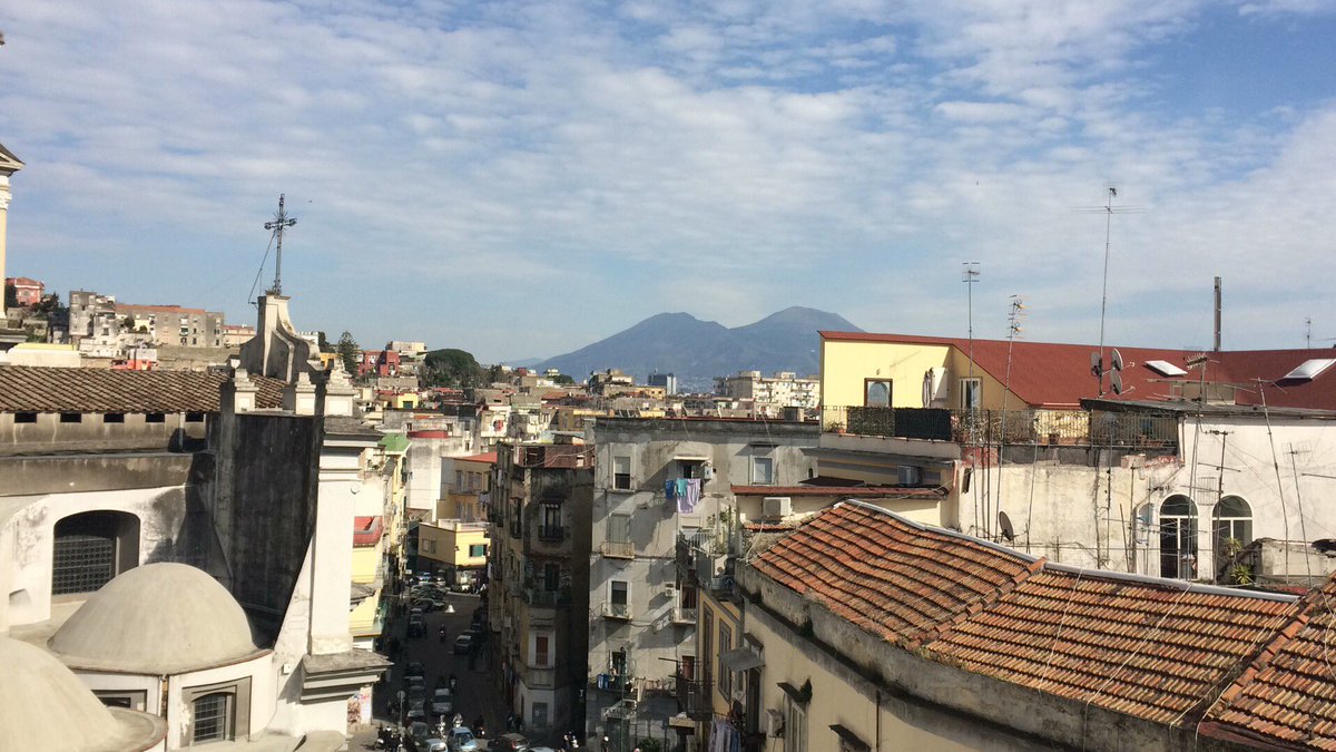 tonialimatola's tweet photo. #napoli #walkingwell #naples https://t.co/sESanaceuI