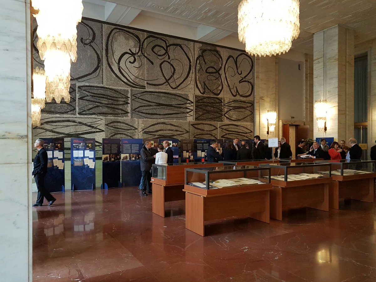 DipPoliticheUE's tweet photo. Inaugurazione mostra "Ever Closer Union - Un'Unione sempre più unita" sulla storia #UE per #RomaUE2017 https://t.co/Jdx2OdG7DJ