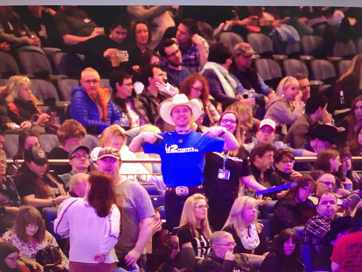 AndyWebbDJ's tweet image. I spy with my little lens 📸
🎸🎤
@Rob2Country @Erica2country 
👍👊🏻