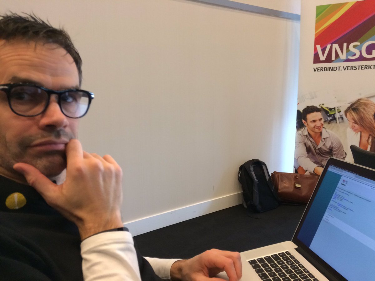wheuve's tweet photo. #vnsg_cdv #devdag2017 @tbroek druk bezig met de @CTACNV ABAP quiz https://t.co/8XyrV6MXIh