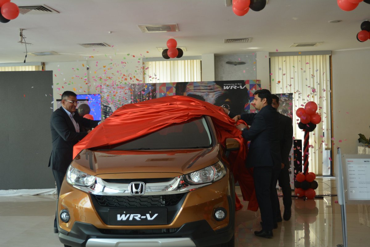 EmeraldHonda's tweet photo. Honda WR-V LAUNCH @EmeraldHonda https://t.co/uH0KvcbrU8