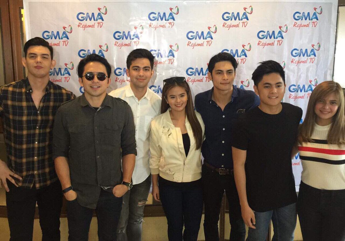 gmanetwork's tweet photo. Nakisaya ang cast ng @MulawinVRavena kanina sa #KapusoArawNgDabaw! Nag-enjoy ba kayo, mga Kapusong Davaoeño? https://t.co/154QANRW42