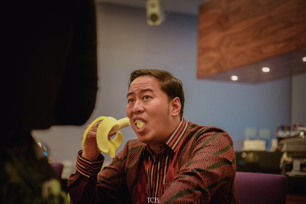 pandji's tweet photo. Tonton kejadian2 sebelum #JuruBicaraJKT di DD &amp; DVDnya. Rilis segera. Follow @WSYDNshop utk info selanjutnya. https://t.co/RZHU8Hyeu1