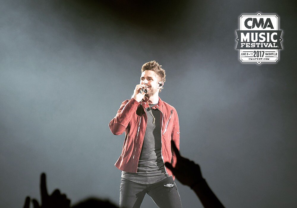 ThomasRhett's tweet photo. See y'all at Nissan Stadium this summer 😎 #CMAfest #cmafoundation @CountryMusic https://t.co/S5TKXDoTOA